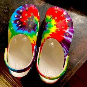 Crocs tie dye shoes